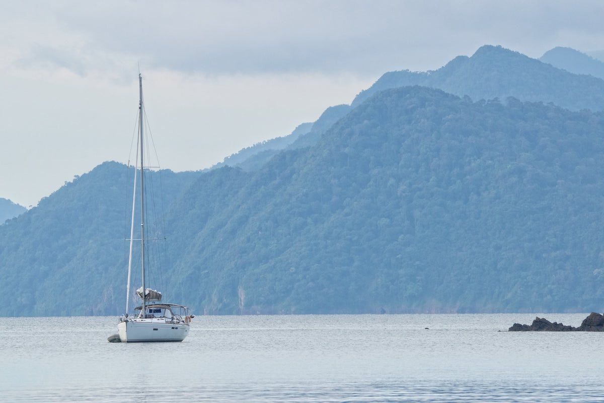 10-picturesque-destinations-to-see-with-a-yacht-charter-in-malaysia