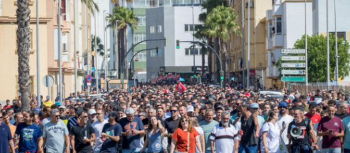 Gibraltar and La Linea gridlocked as Cádiz metal strike causes chaos