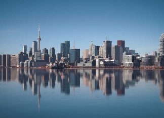35 Best Things to Do in Toronto | A Local's Guide