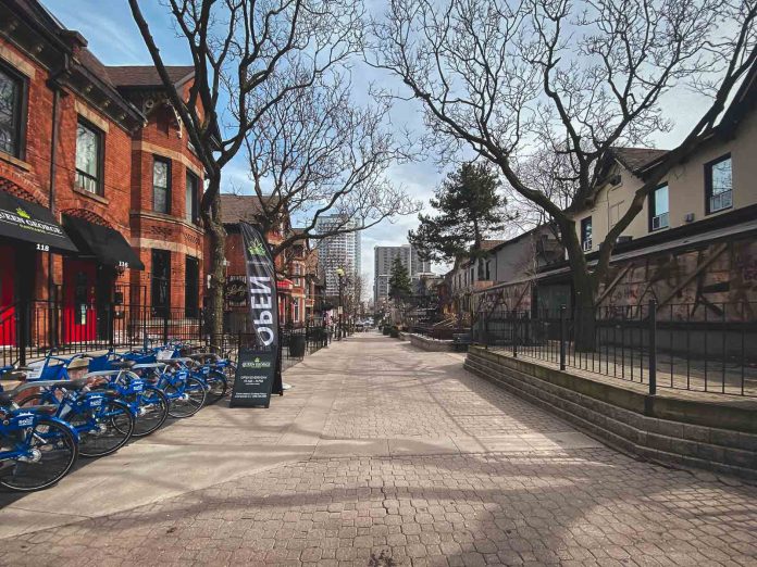 Best Things to Do in Hamilton, Ontario: Waterfalls, Art, Food Best Things to Do in Hamilton, Ontario: Waterfalls, Art, Food & Day Trip Ideas